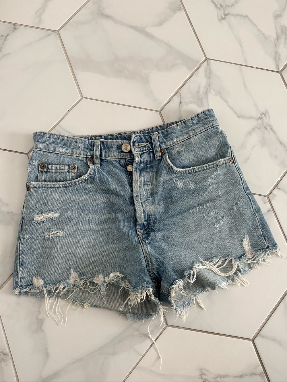 Zara Women's Light Blue Distressed Denim Shorts